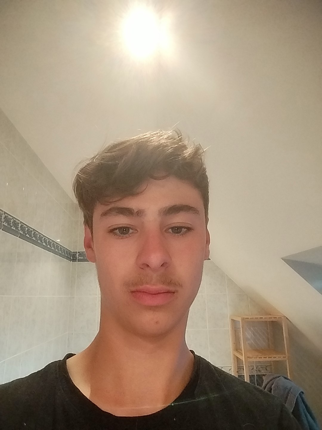 Profil de Ethem, 21 ans, Escort gay à Gampelen