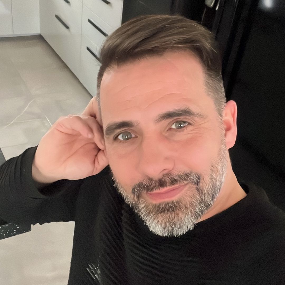 Profil de Houssen, 41 ans, Escort gay à Sassel