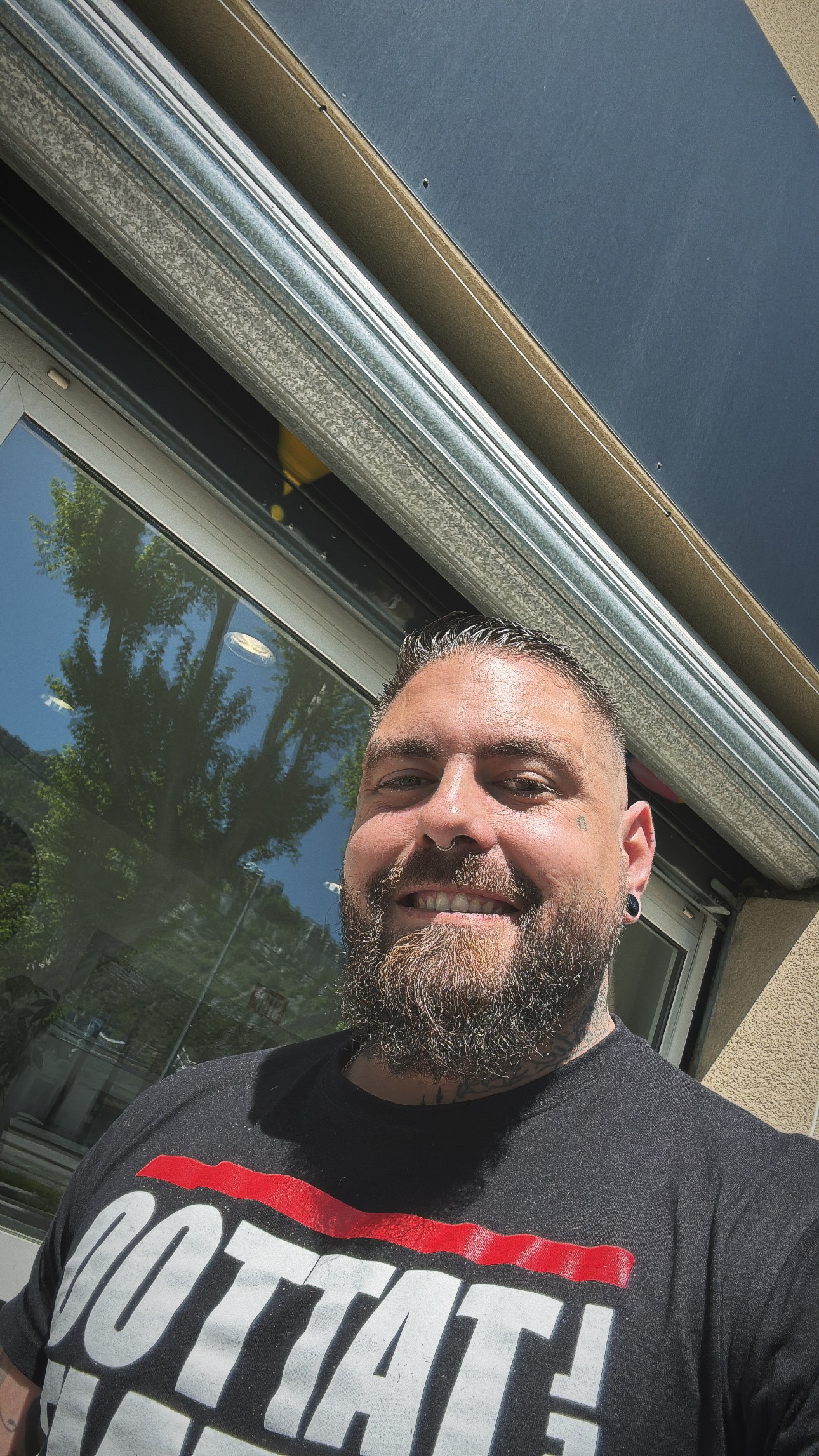 Profil de Mounib, 36 ans, Escort gay à Buttwil