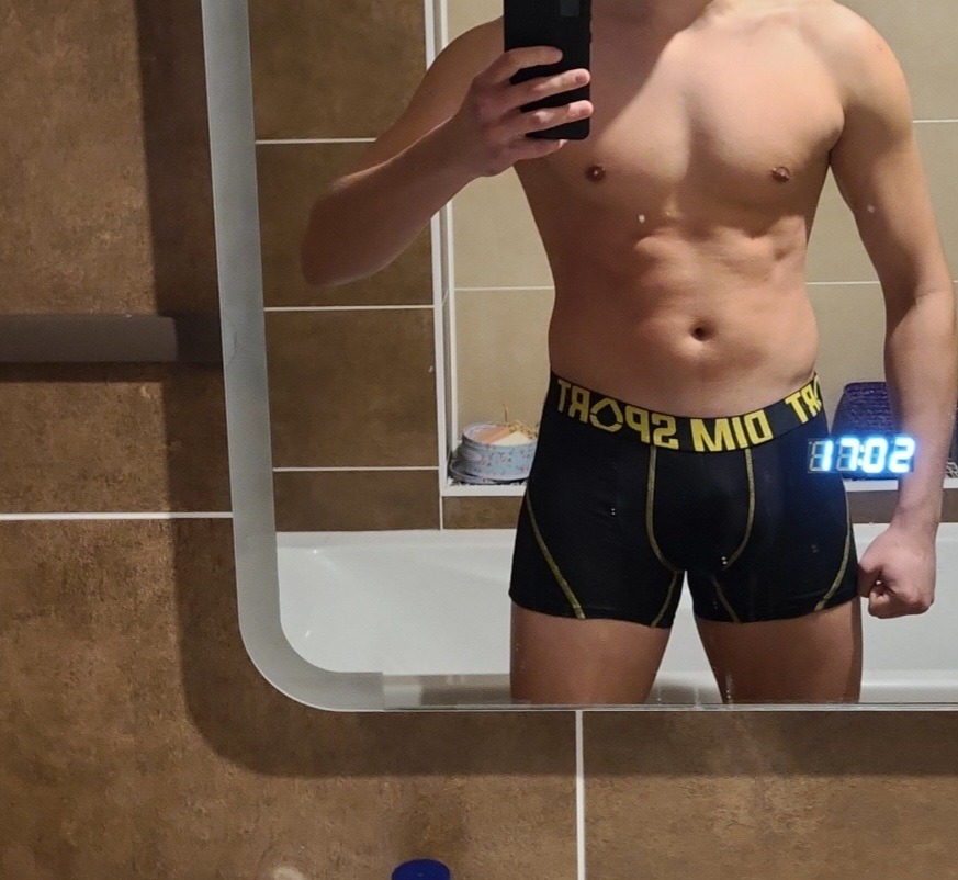 Profil de Seyf, 25 ans, Escort gay à Villeret