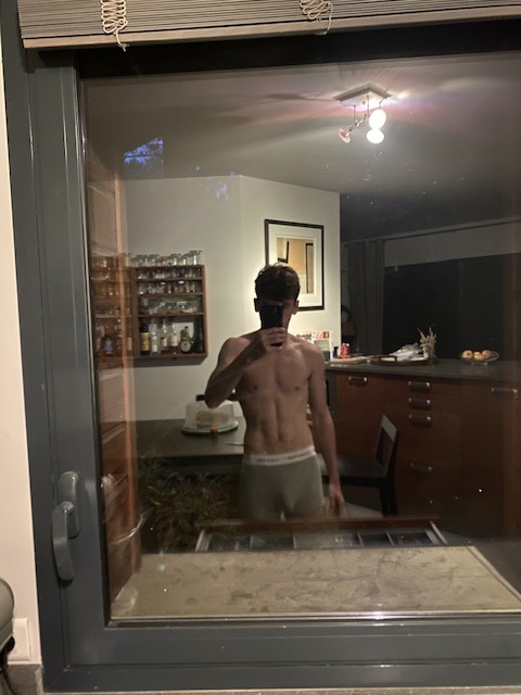 Profil de Fares, 23 ans, Escort gay à Scheid
