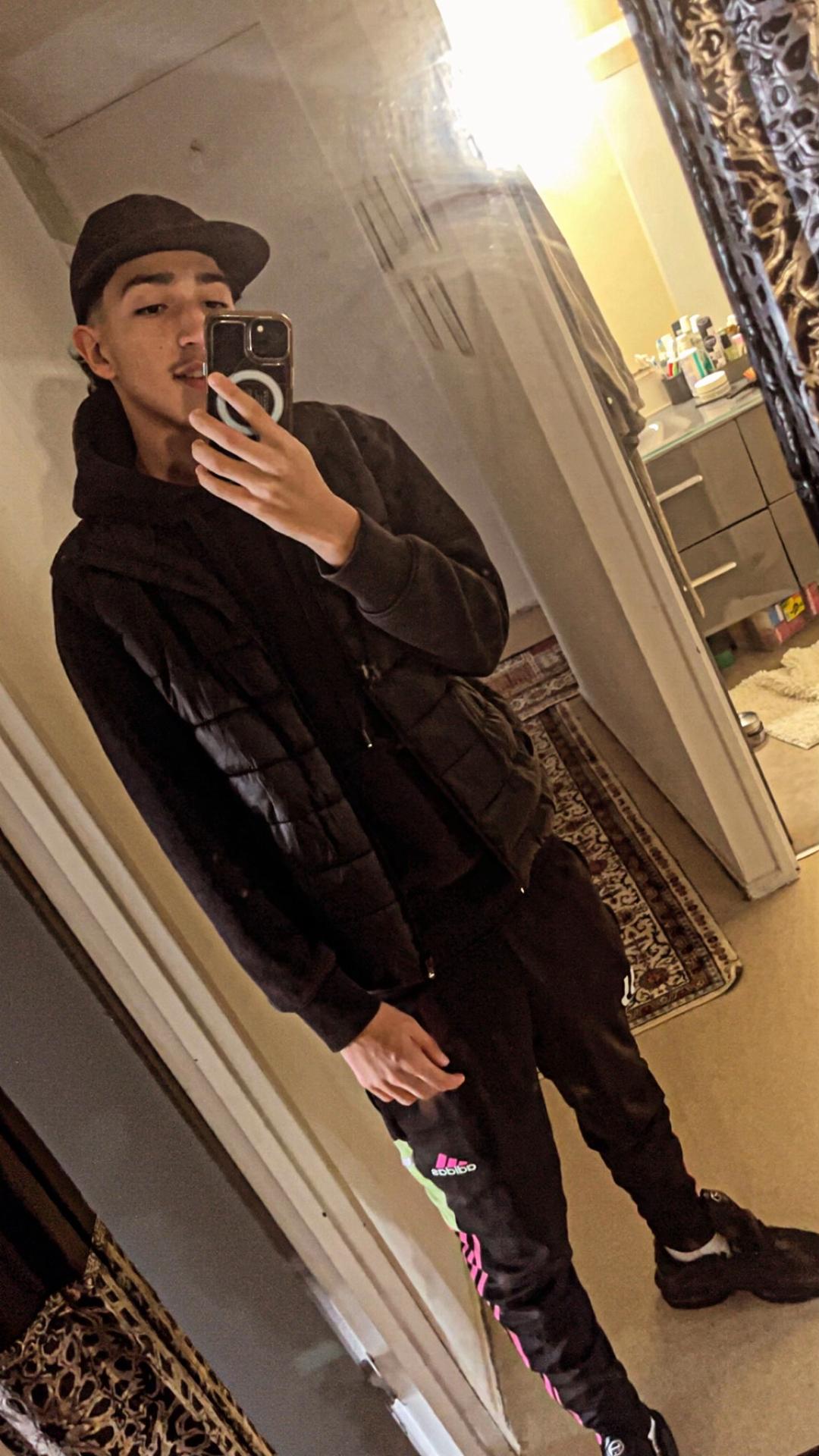 Profil de Joulian, 19 ans, Escort gay à Meinier