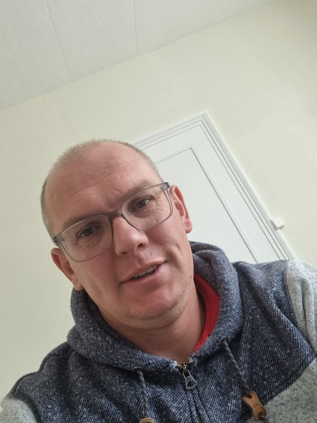 Profil de Jarod, 42 ans, Escort gay à Sternenberg