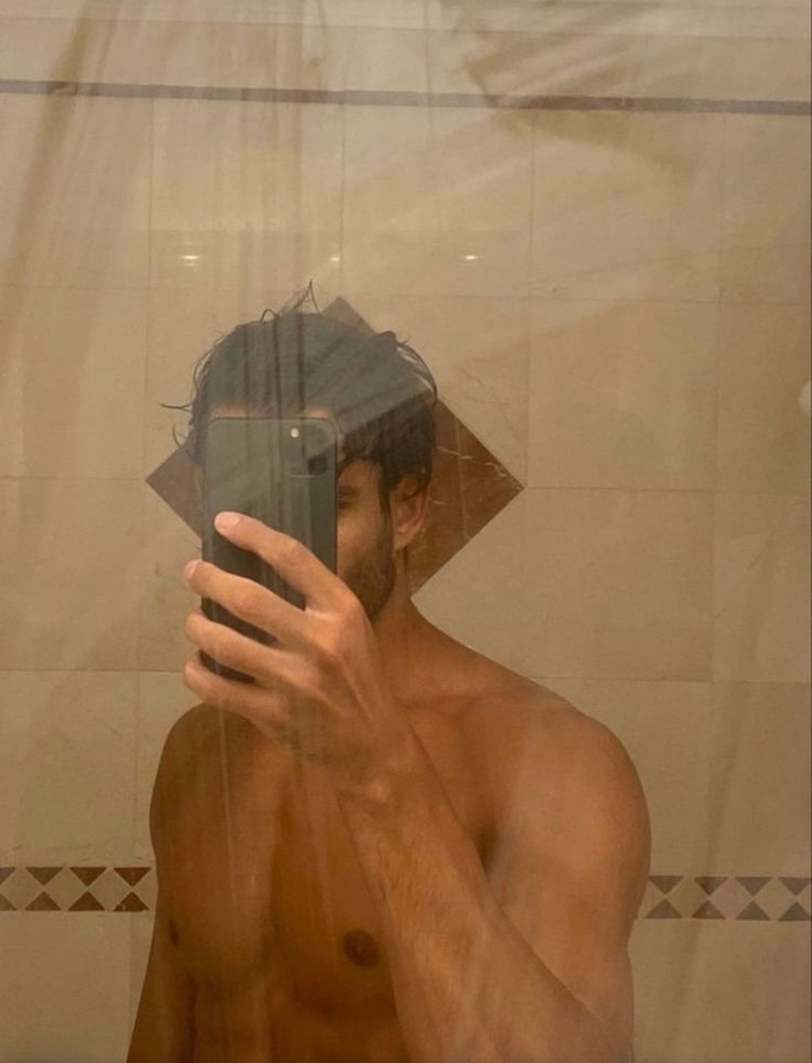 Profil de Gillian, 24 ans, Escort gay à Saanenmöser
