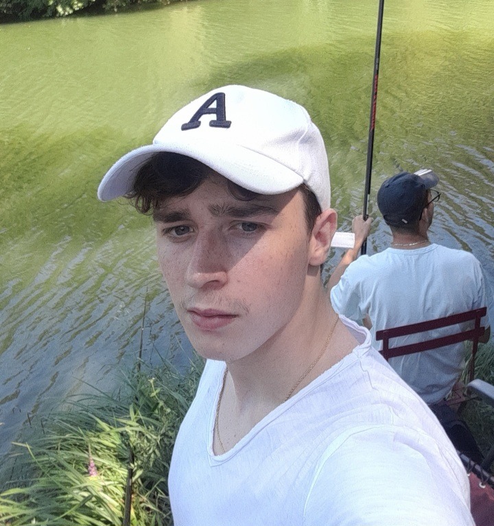 Profil de Guney, 20 ans, Escort gay à Les Planchettes