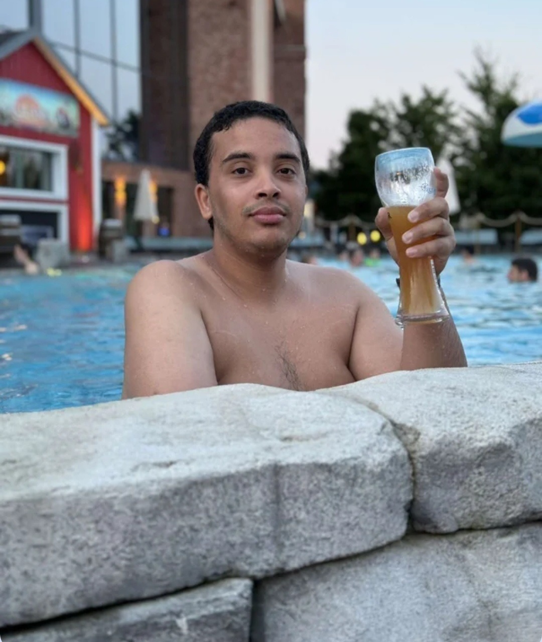 Profil de Roan, 25 ans, Escort gay à Ponthaux