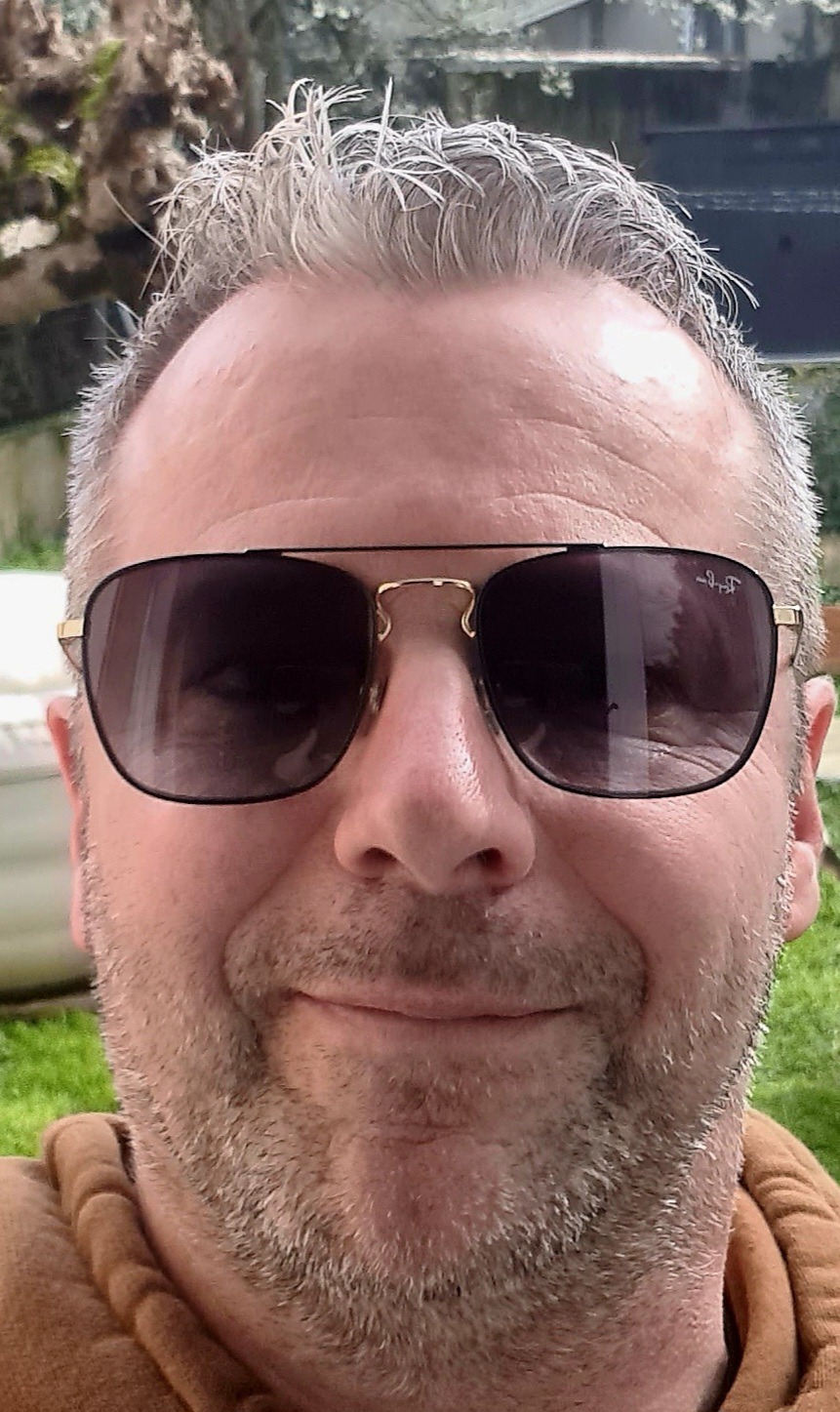 Profil de Hélie, 55 ans, Escort gay à Wald ZH