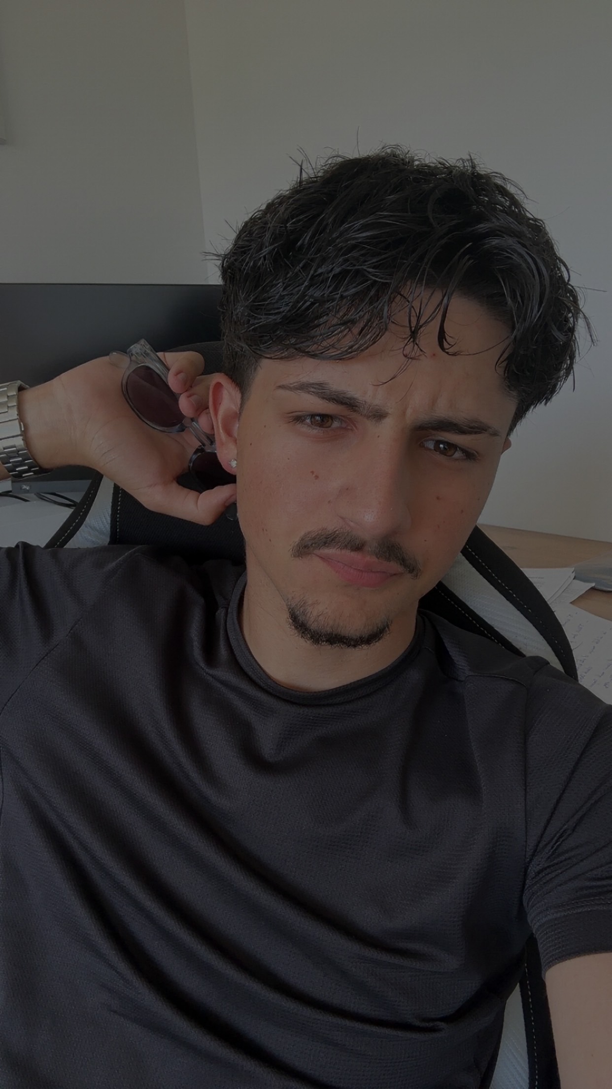 Profil de Aston, 19 ans, Escort gay à Geschinen