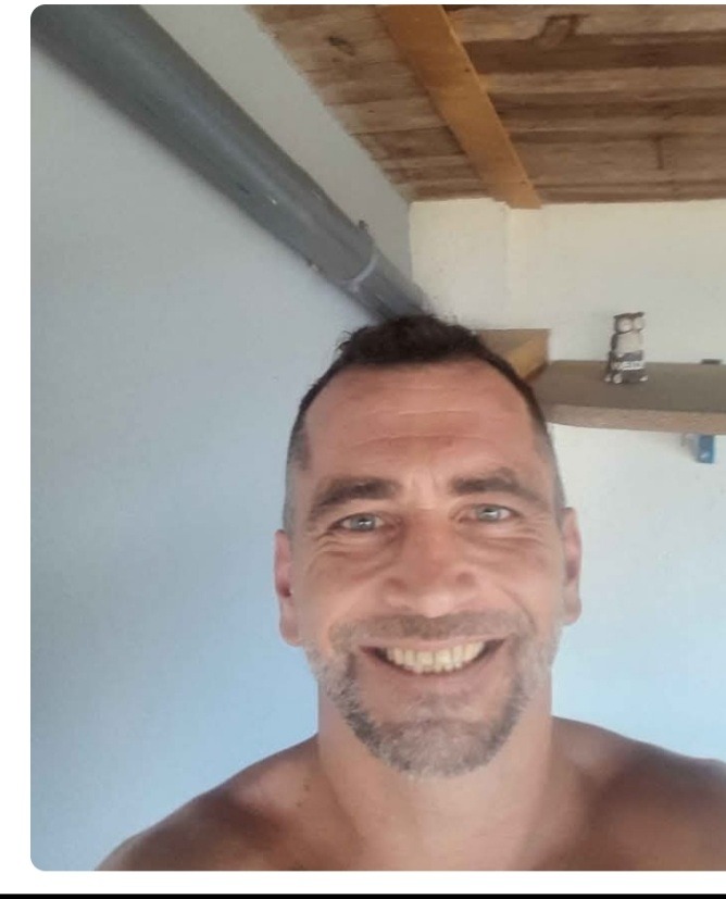 Profil de Hadi, 45 ans, Escort gay à Kalpetran