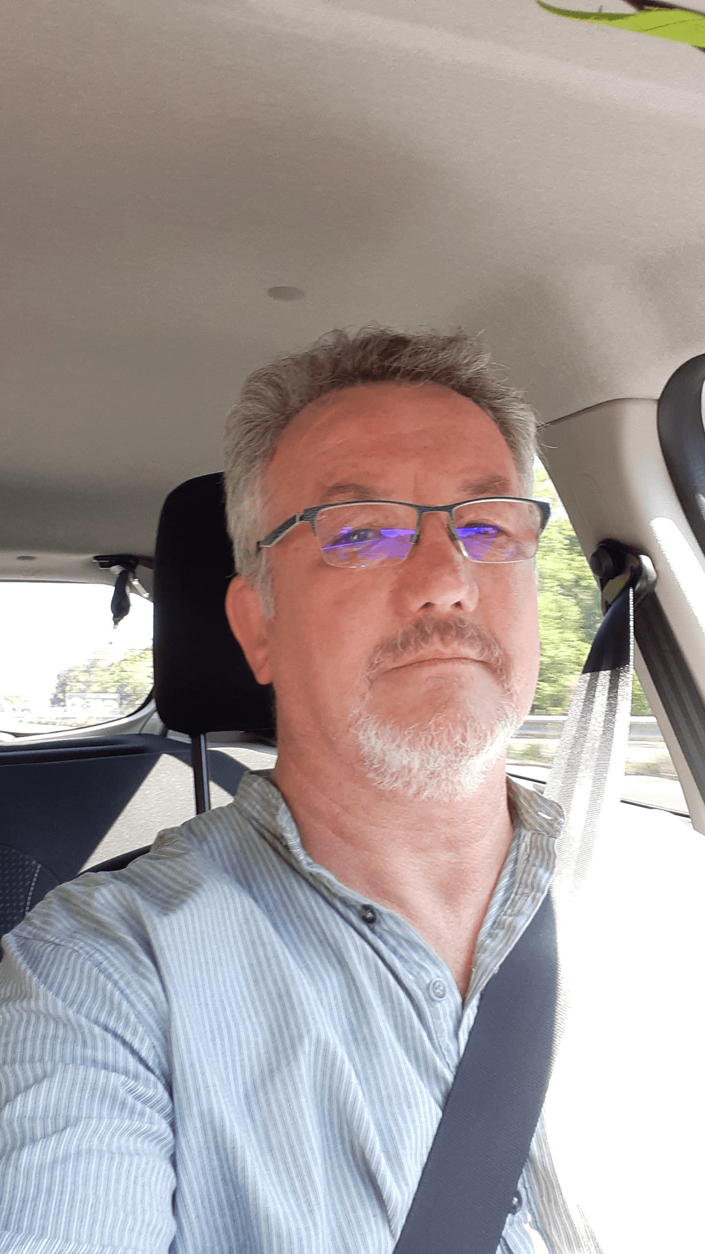 Profil de Evence, 55 ans, Escort gay à Cuarny