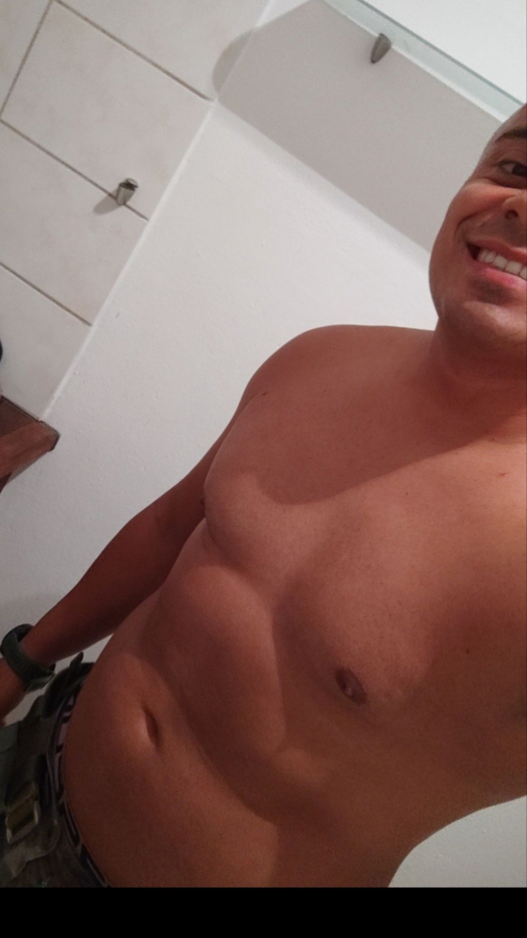 Profil de Razi, 31 ans, Escort gay à Murg