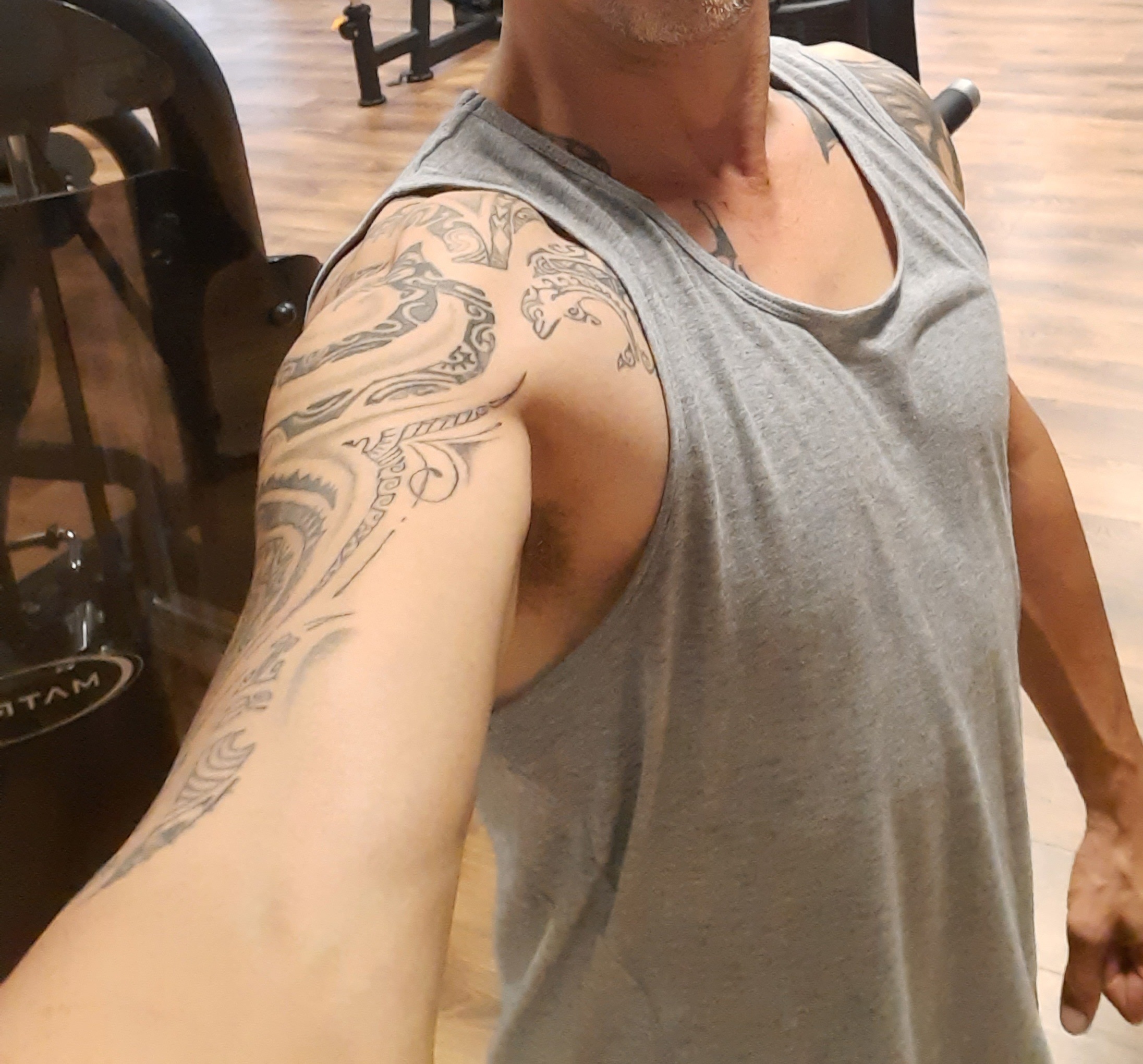 Profil de Ellioth, 40 ans, Escort gay à Isenfluh