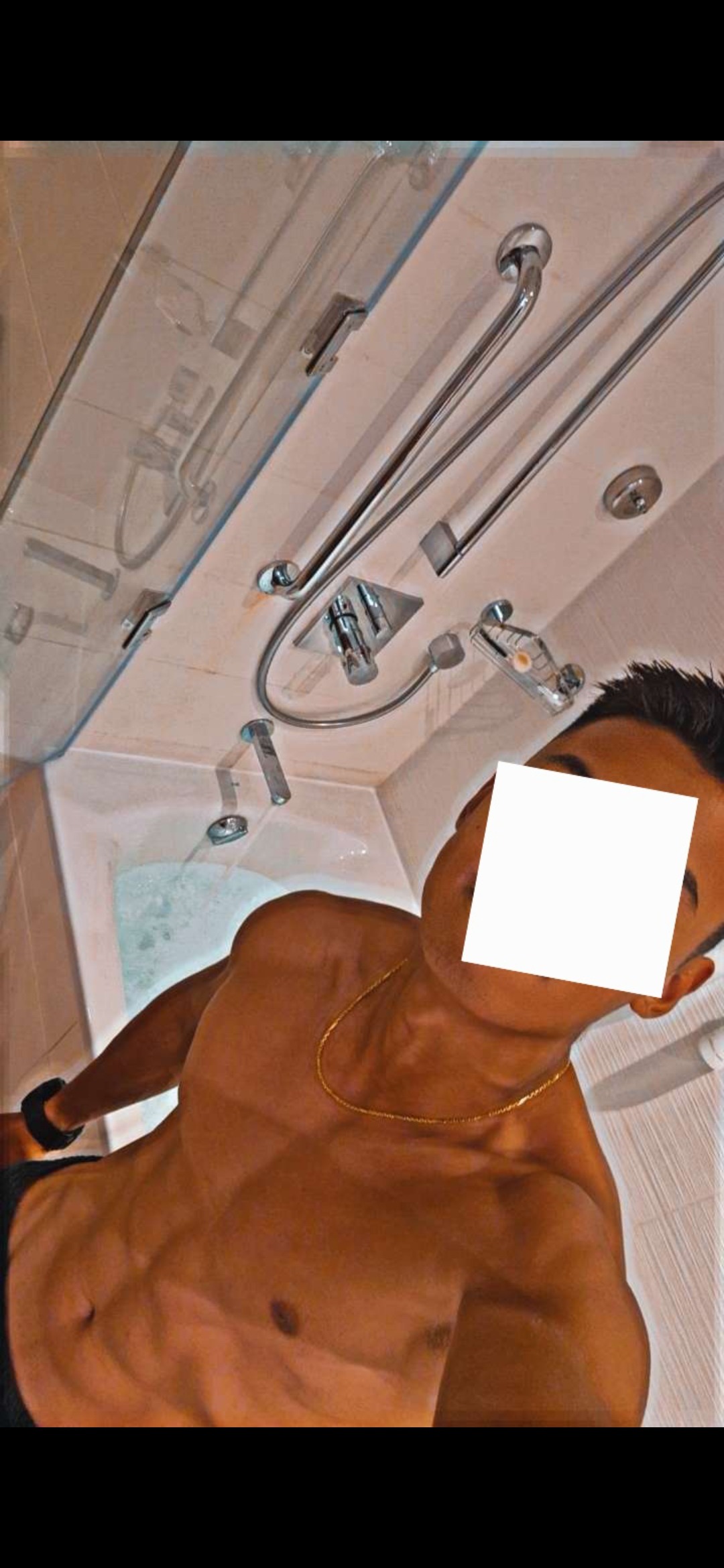 Profil de Wilfred, 20 ans, Escort gay à La Cibourg