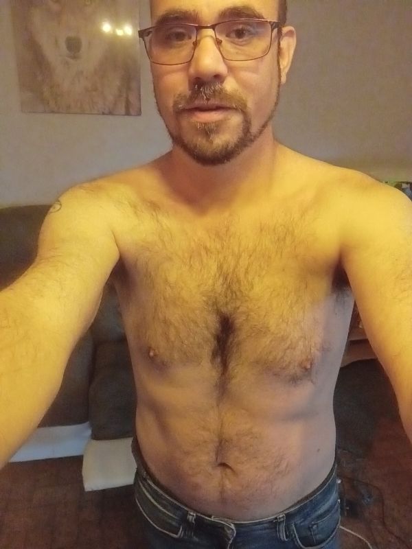 Profil de Ory, 38 ans, Escort gay à Courgevaux
