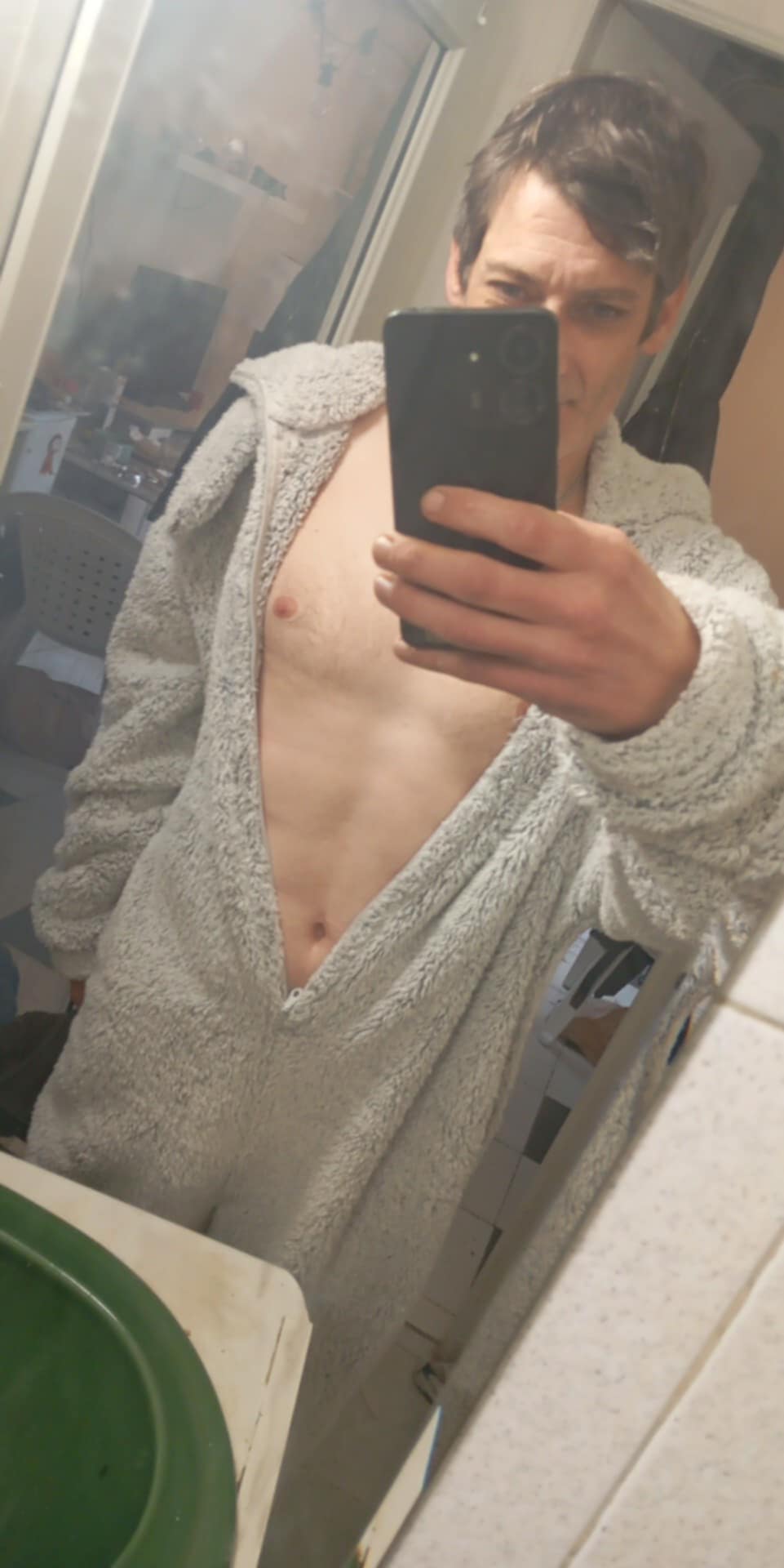 Profil de Narek, 48 ans, Escort gay à Scharans