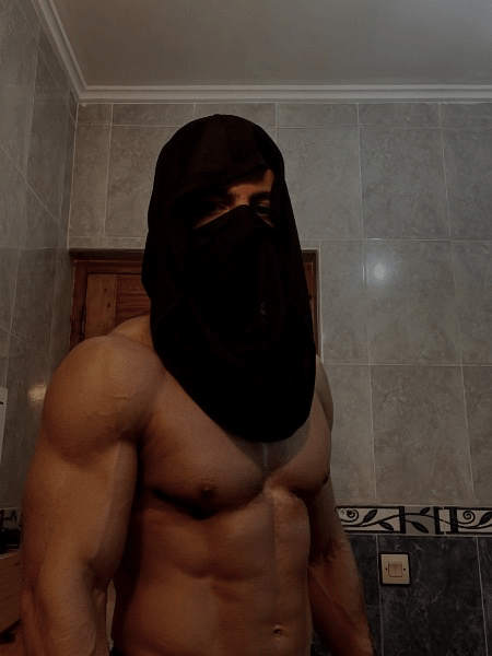 Profil de Thaïs, 21 ans, Escort gay à Klöntal