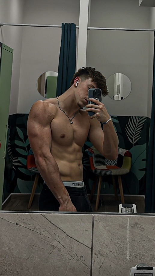 Profil de Halid, 20 ans, Escort gay à Orges