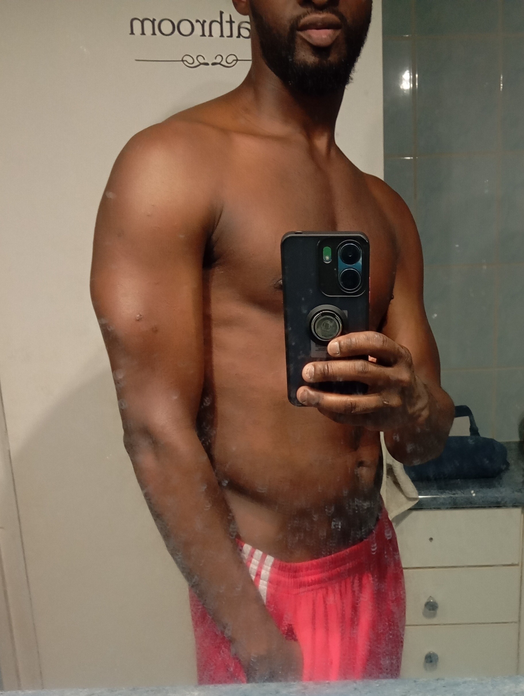 Profil de Azaria, 30 ans, Escort gay à Murg