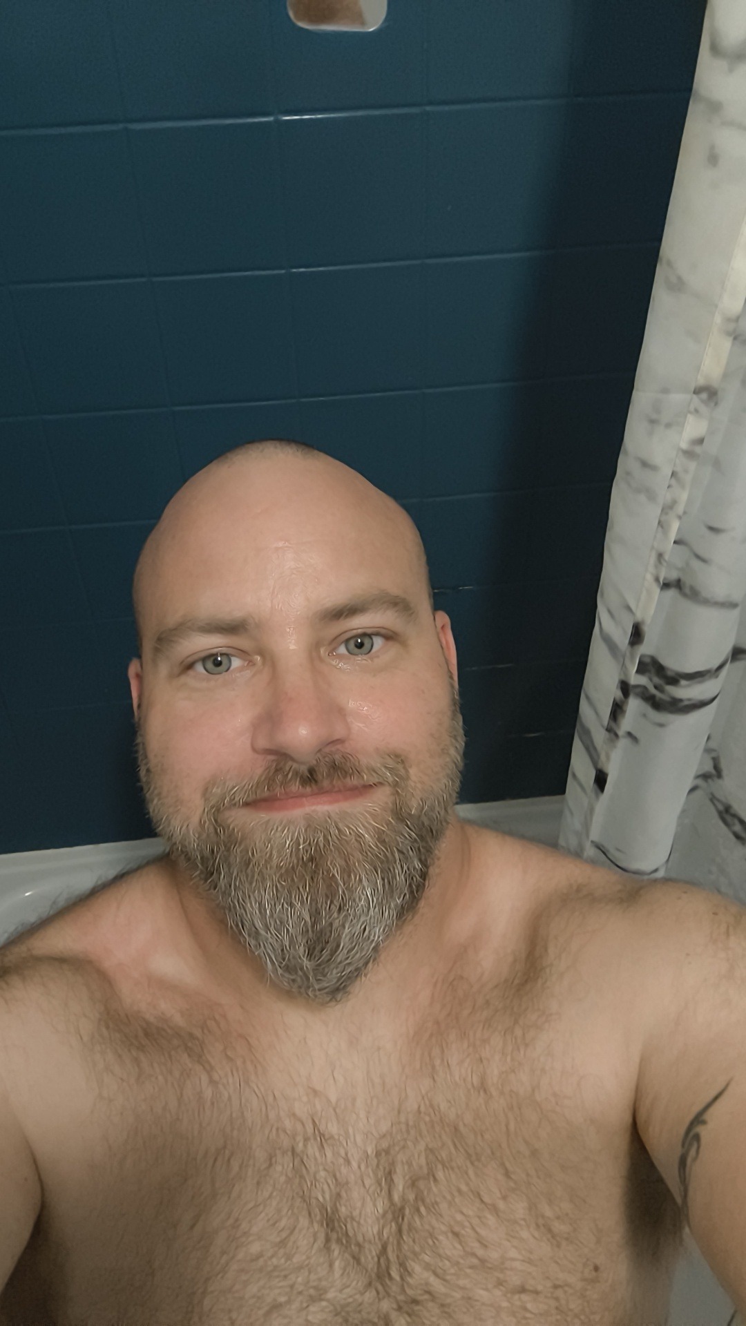 Profil de Rylan, 42 ans, Escort gay à Jonschwil