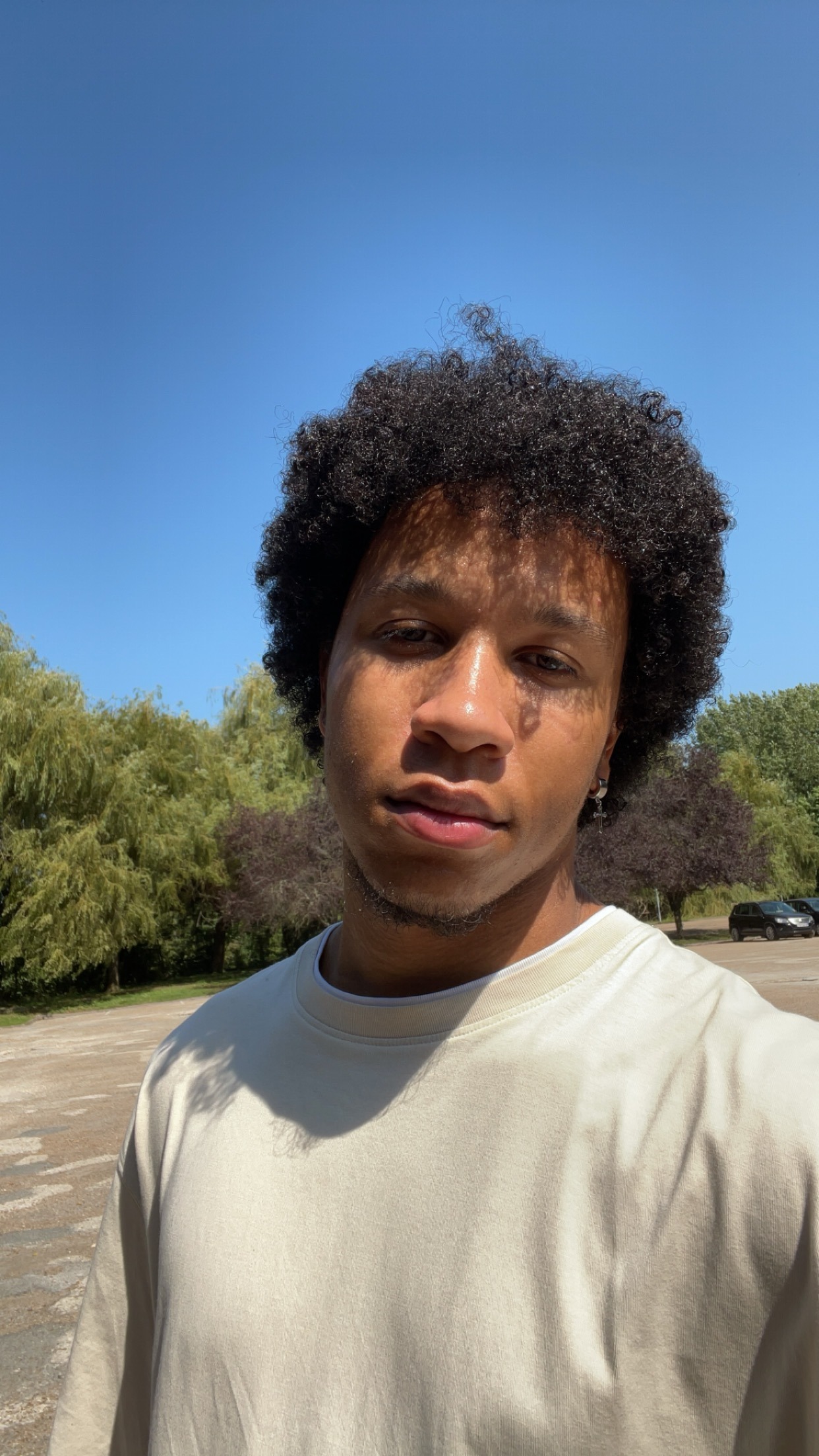 Profil de Ylane, 21 ans, Escort gay à Illnau