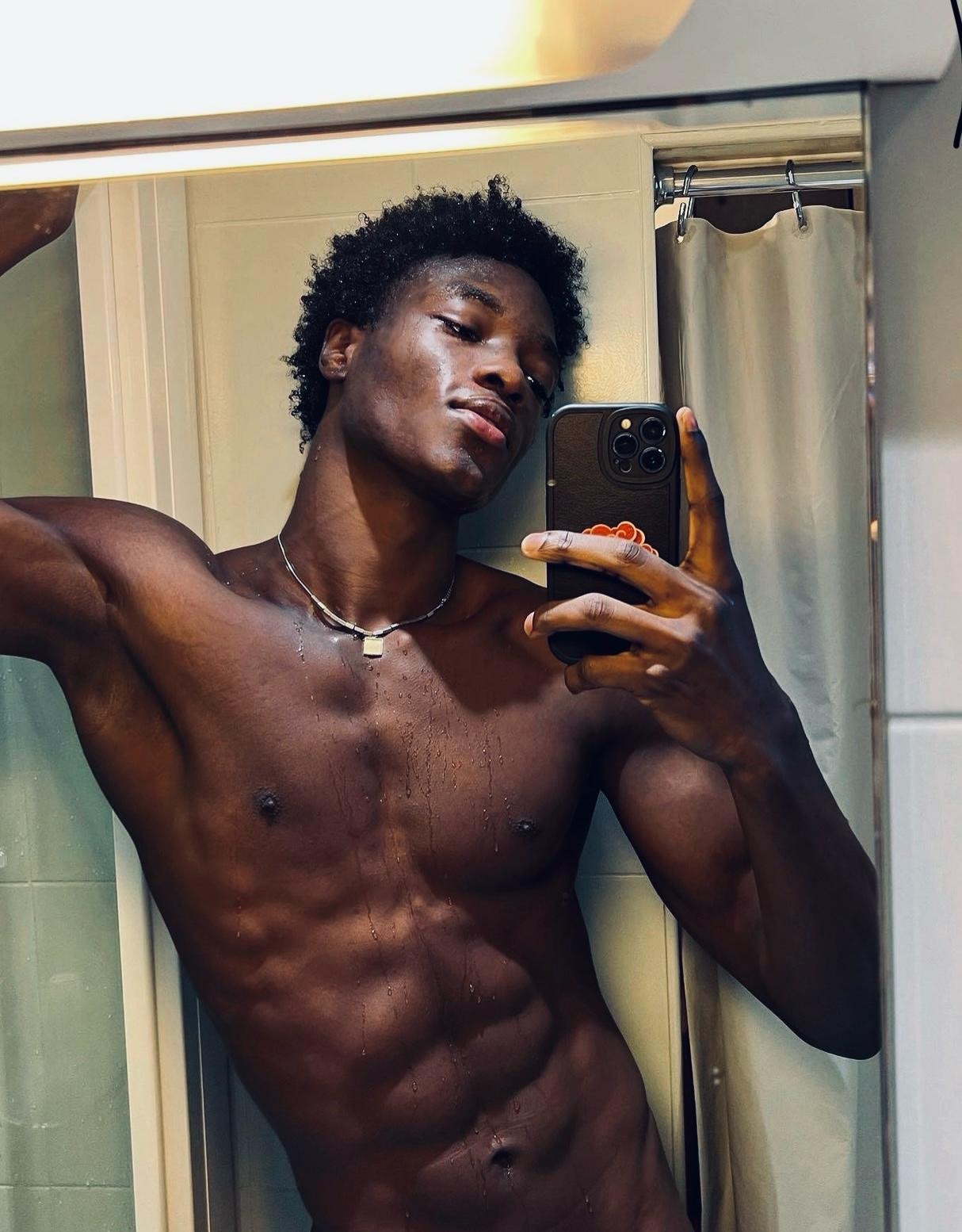 Profil de Bouna, 29 ans, Escort gay à Diegten