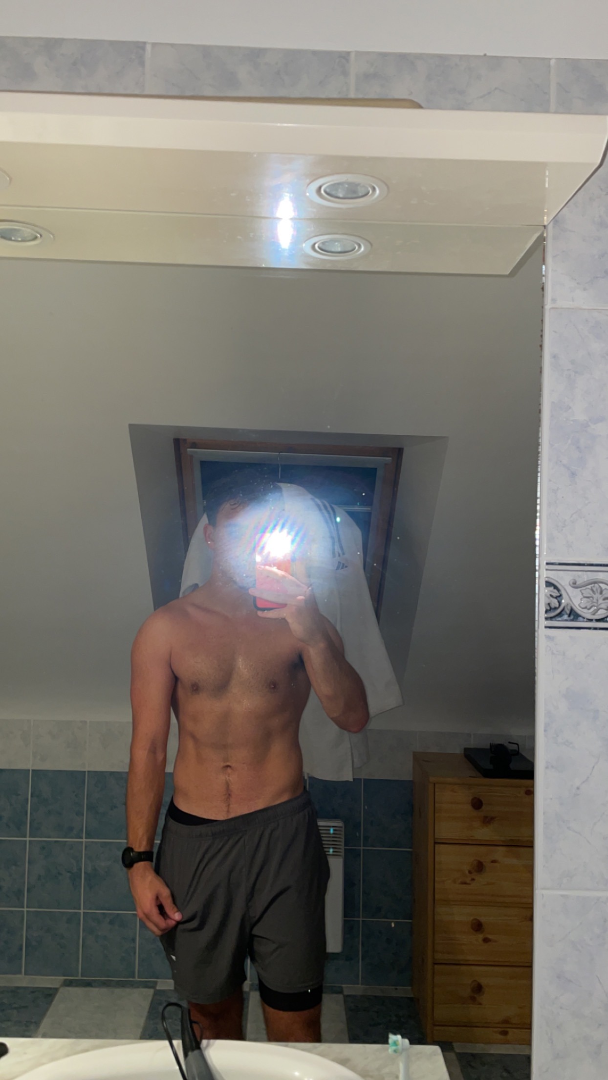 Profil de Jimi, 26 ans, Escort gay à Kalpetran