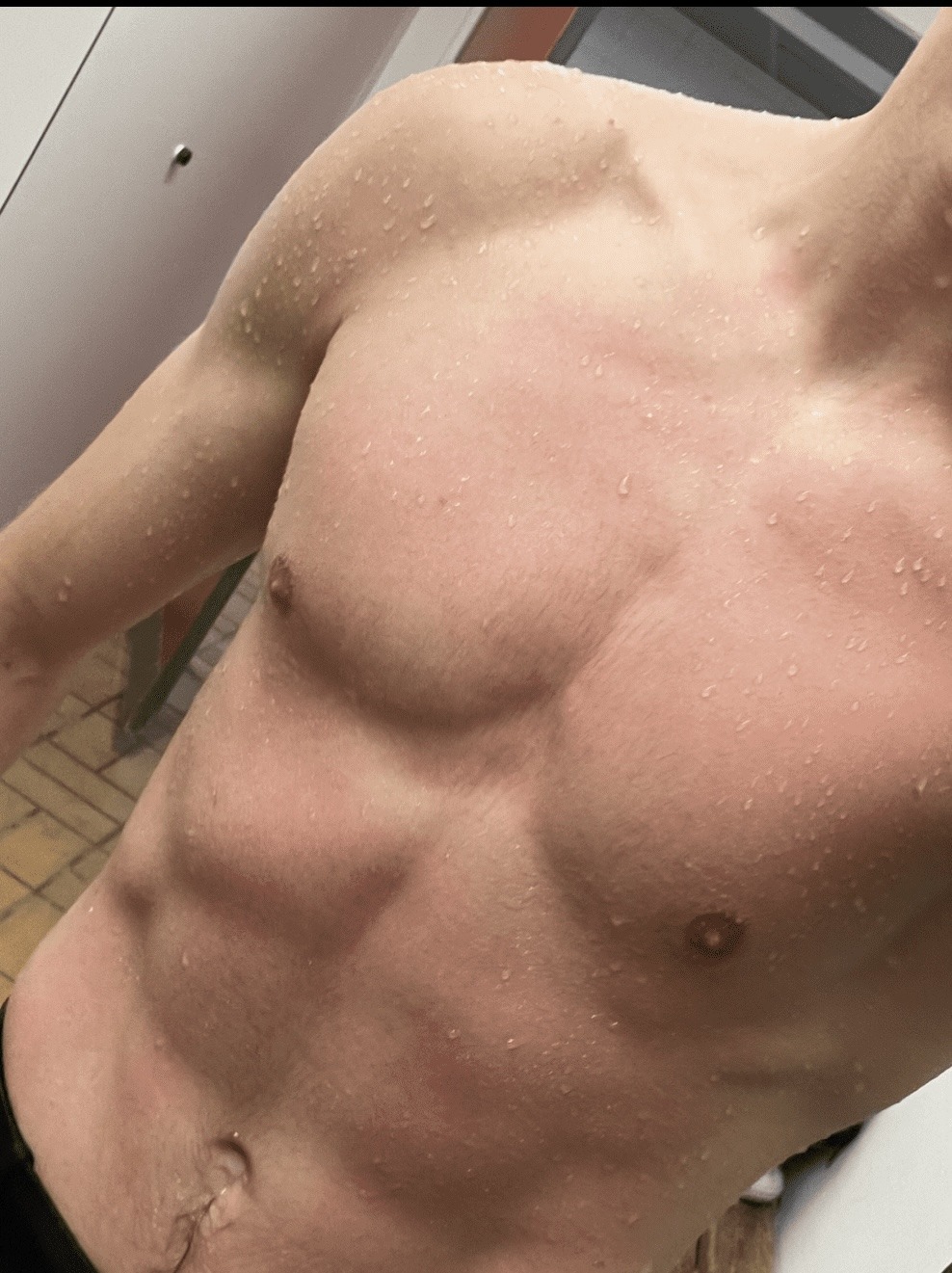 Profil de Expedit, 19 ans, Escort gay à Pedrinate