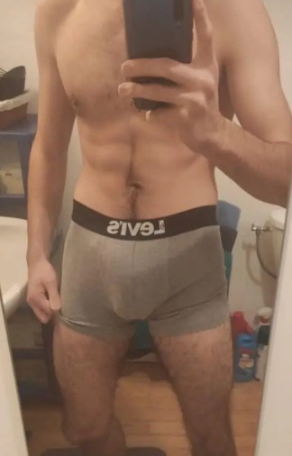 Profil de Yekta, 36 ans, Escort gay à Oeschgen