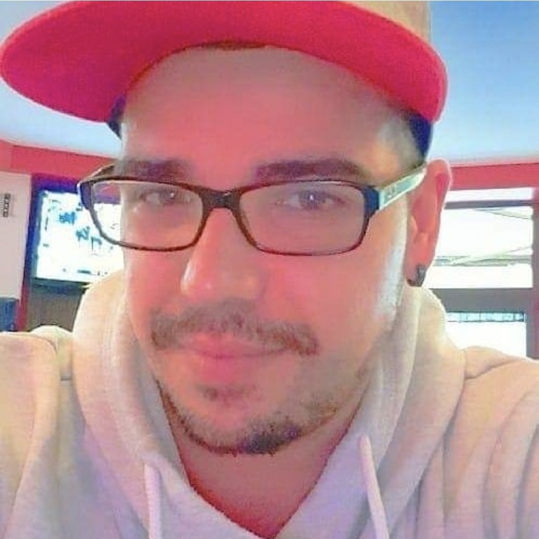 Profil de Adil, 37 ans, Escort gay à Hellbühl