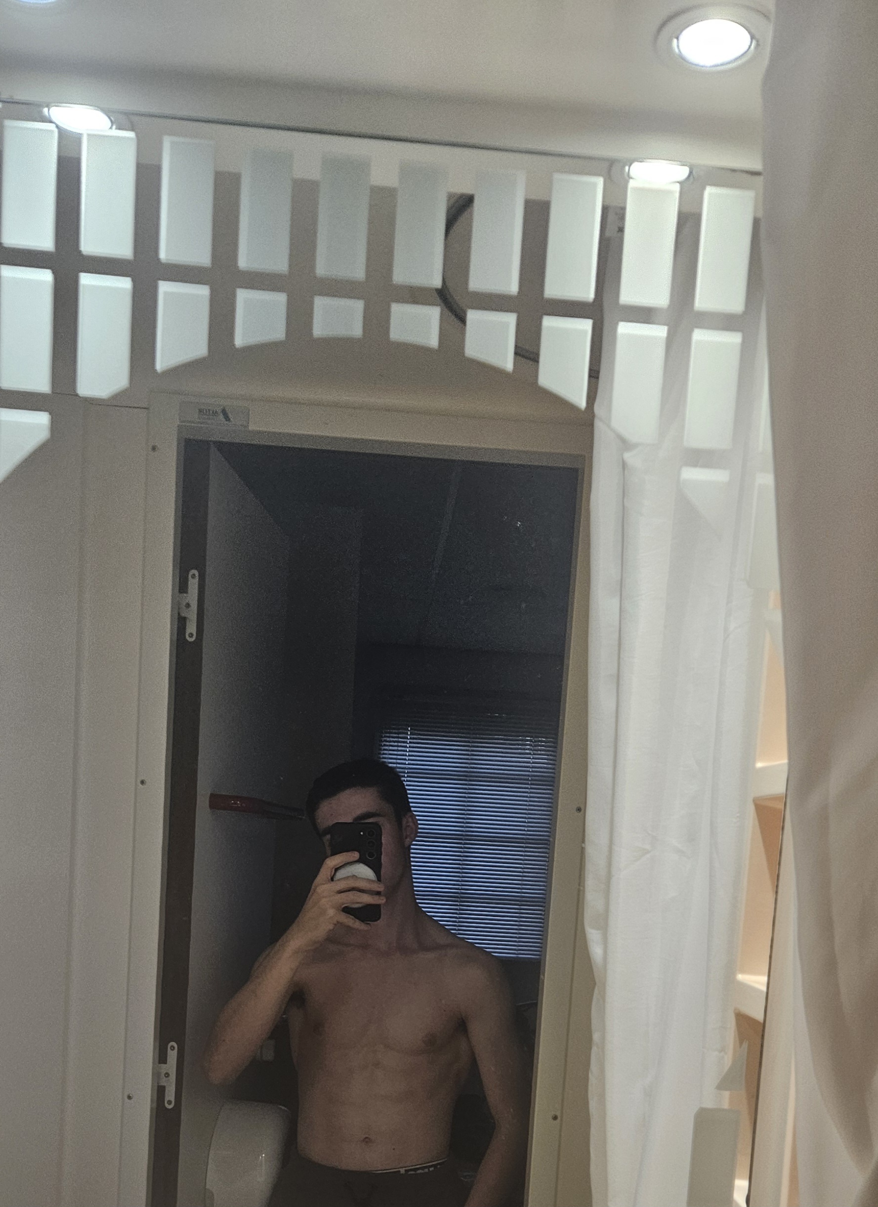 Profil de Nadav, 21 ans, Escort gay à Hellbühl