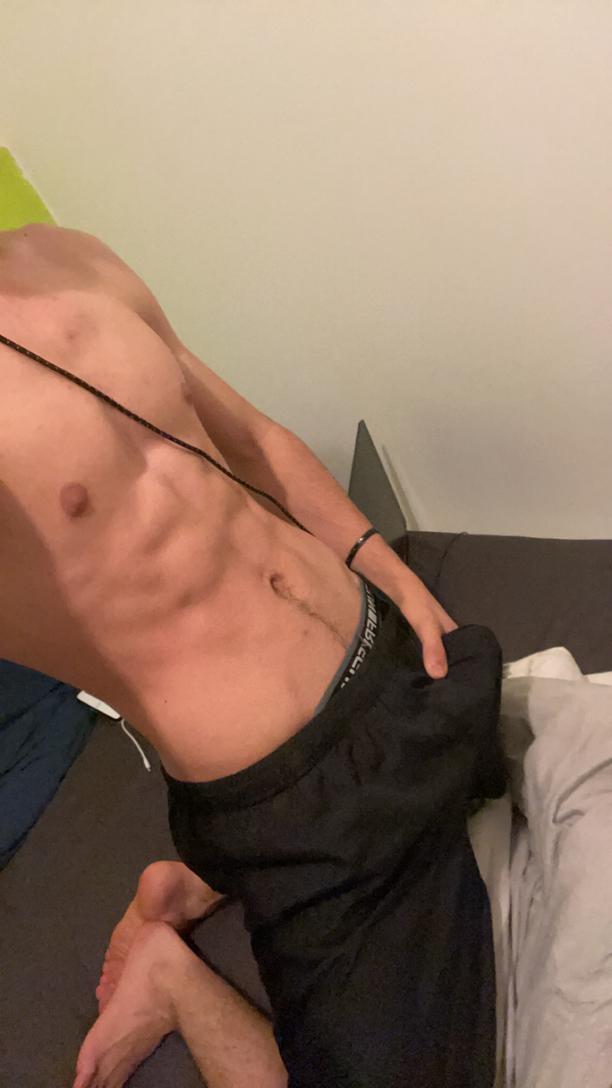 Profil de Yolas, 23 ans, Escort gay à Habkern