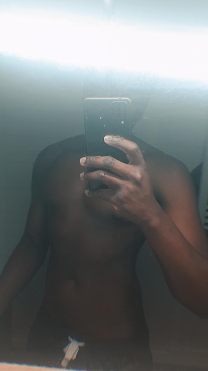Profil de Aro, 21 ans, Escort gay à Bondo