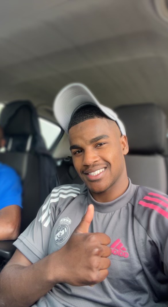 Profil de Faisal, 21 ans, Escort gay à Frümsen