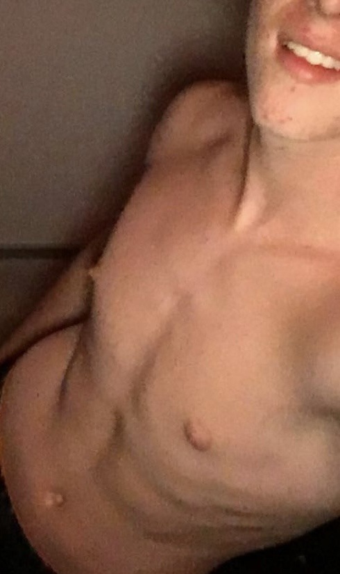Profil de Fahardine, 24 ans, Escort gay à Vulpera