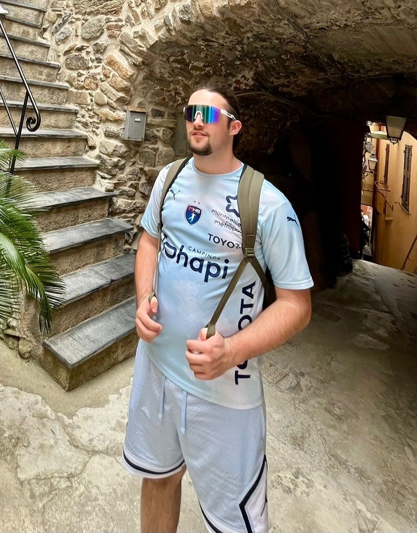 Profil de Naïm, 19 ans, Escort gay à Kirchleerau