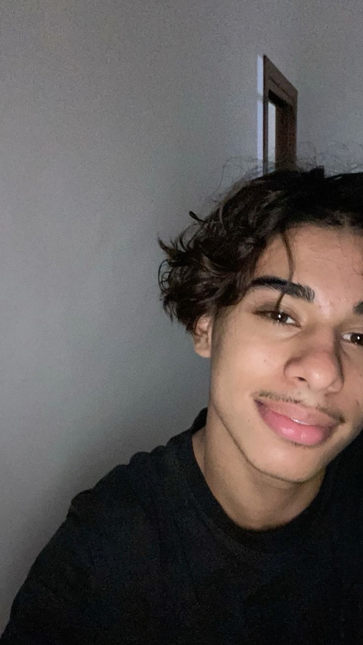 Profil de Kosta, 19 ans, Escort gay à Klöntal
