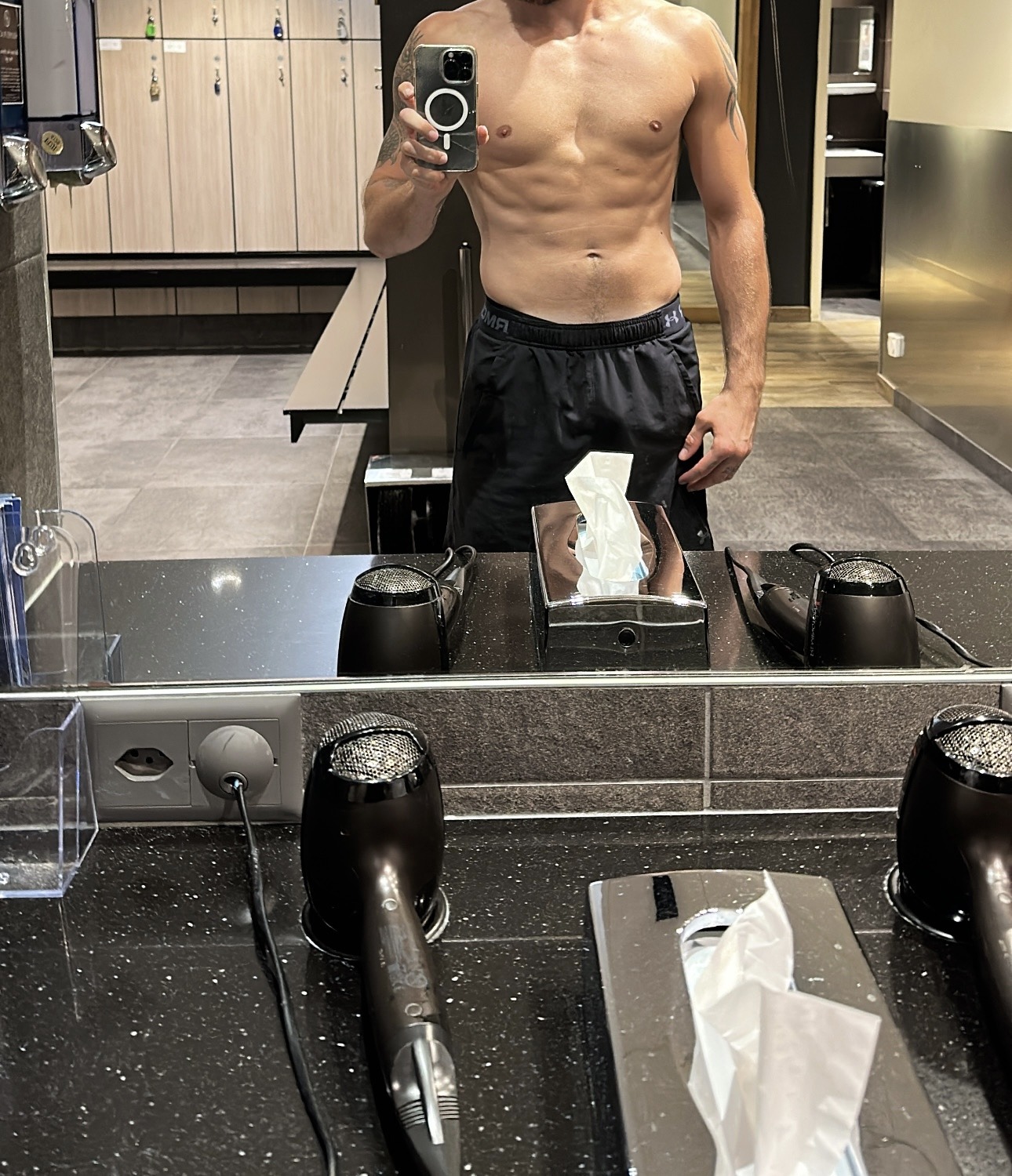 Profil de Seif, 27 ans, Escort gay à Cugnasco
