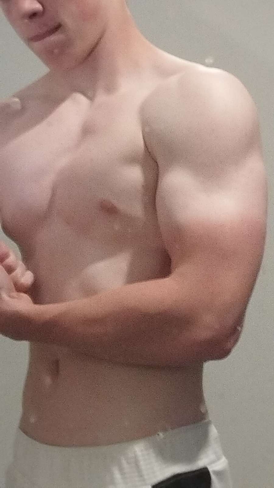 Profil de Chemsy, 20 ans, Escort gay à Aadorf