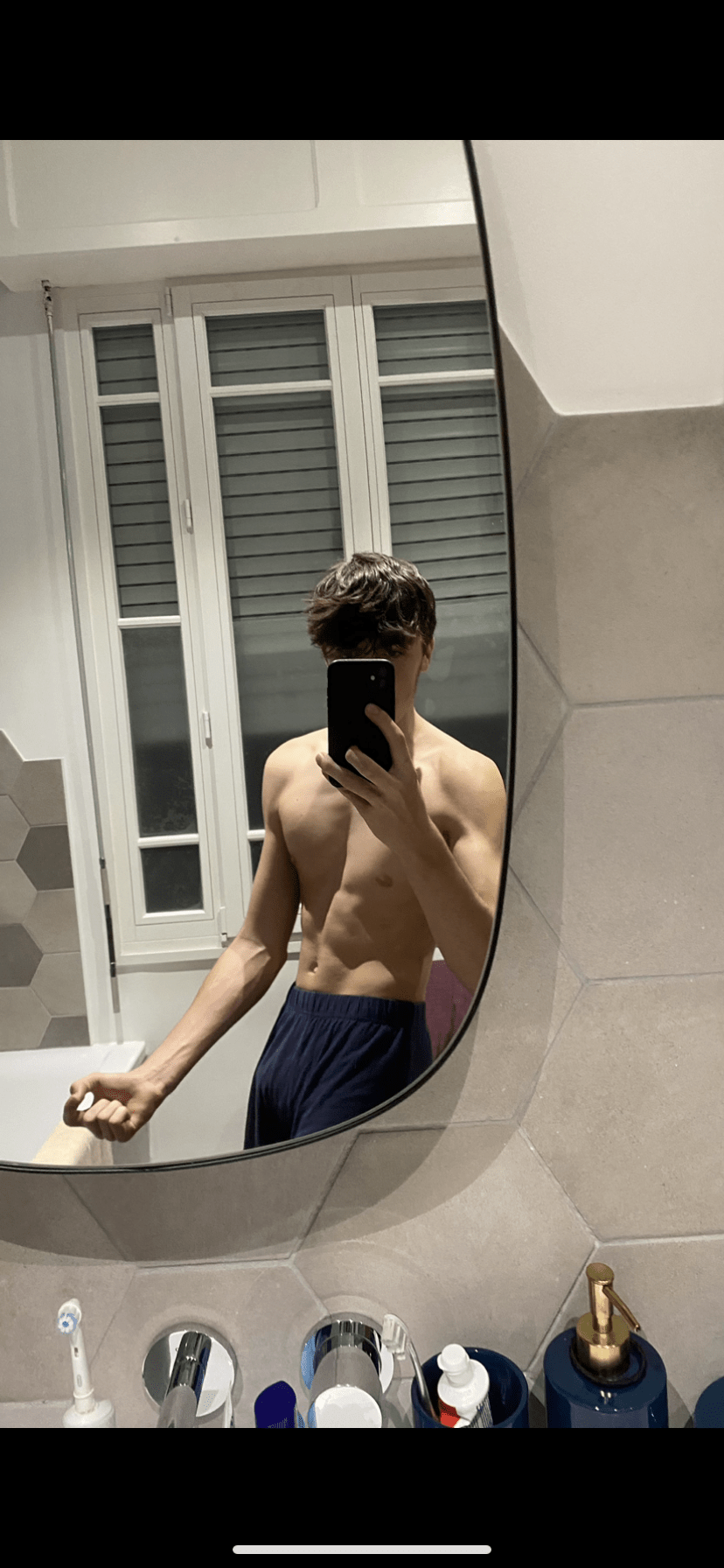 Profil de Josserand, 21 ans, Escort gay à Bidogno