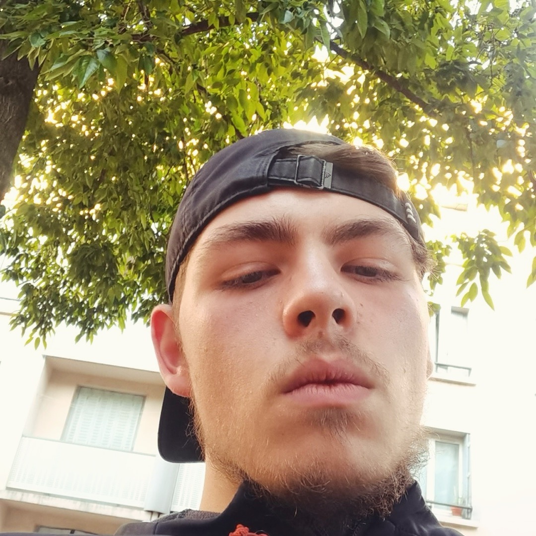 Profil de Jaad, 21 ans, Escort gay à Tann