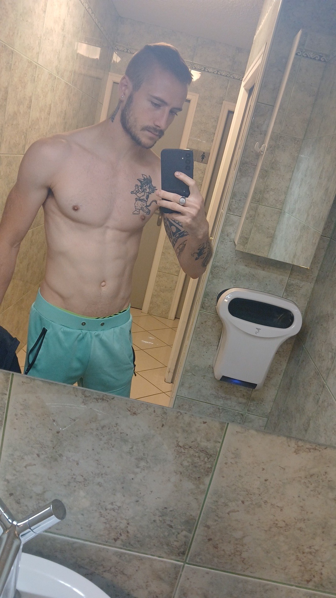 Profil de Maxan, 28 ans, Escort gay à Gravesano