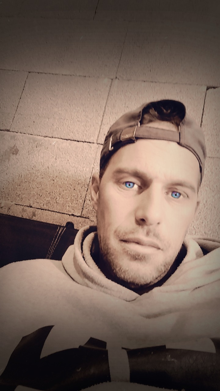 Profil de Ross, 45 ans, Escort gay à Lommiswil