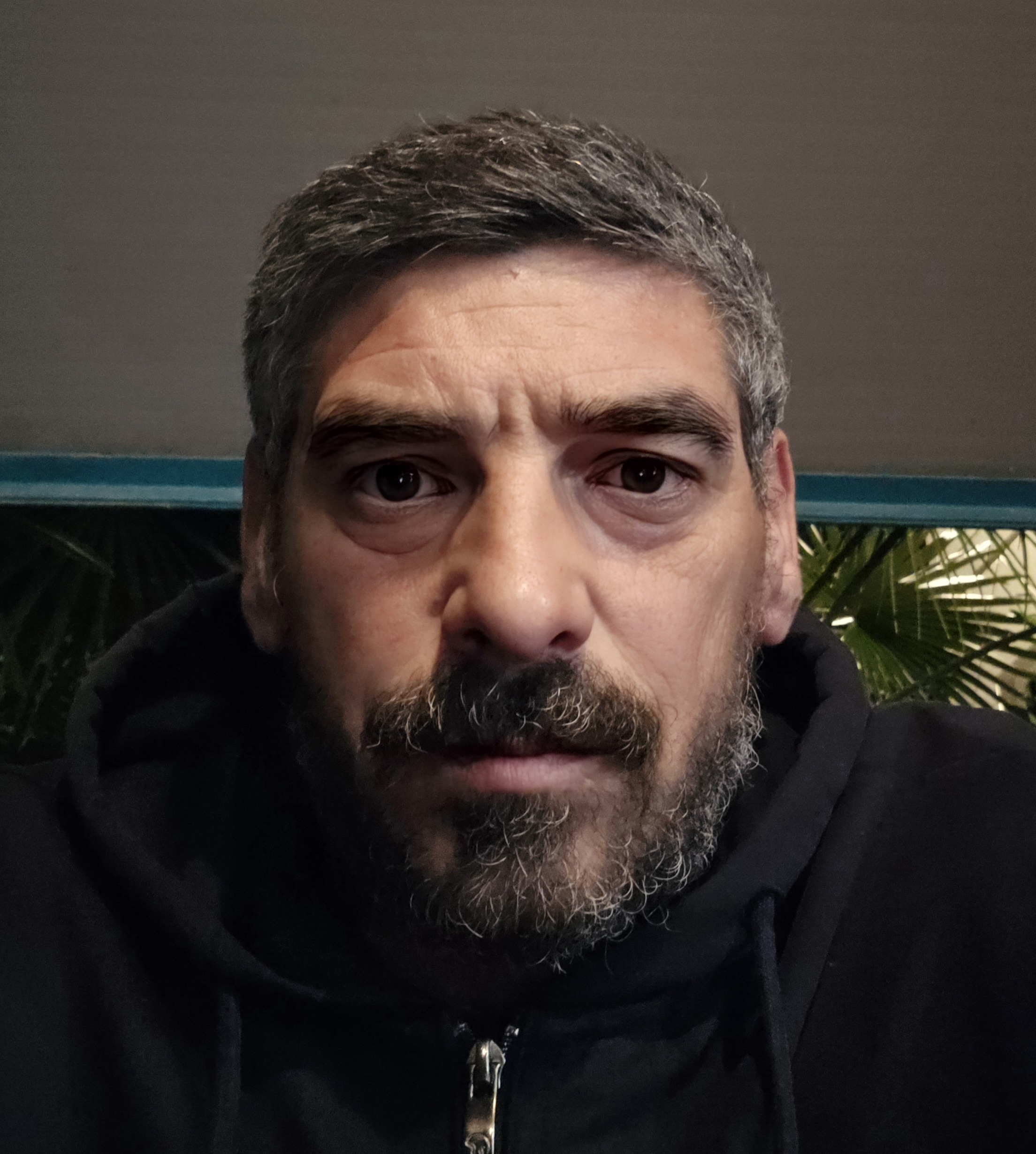 Profil de Rija, 43 ans, Escort gay à Clugin