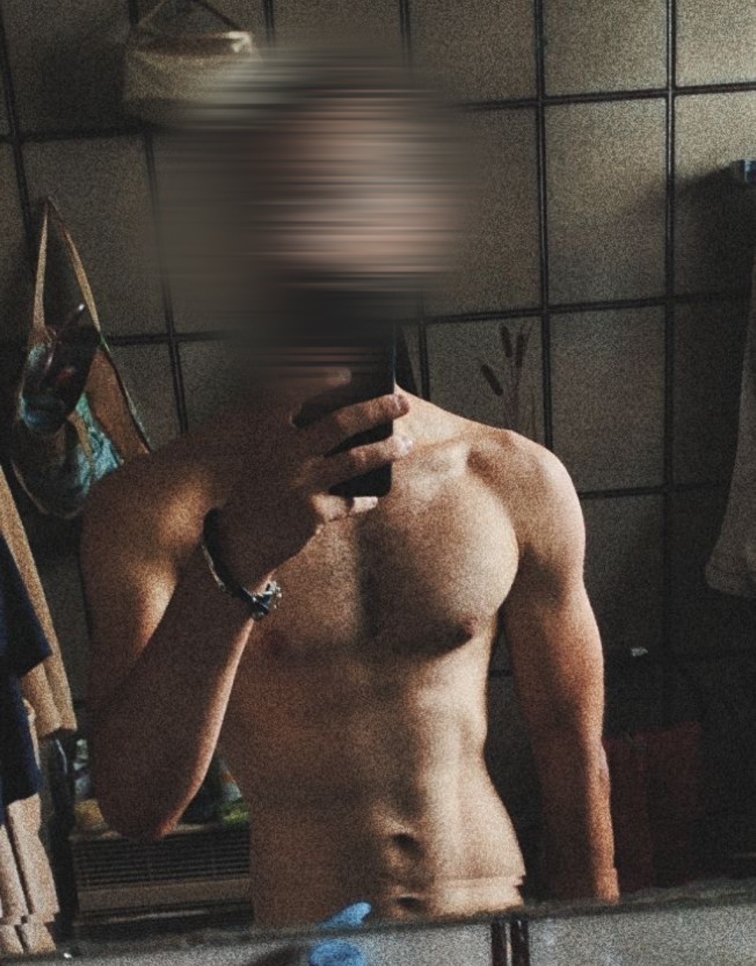 Profil de Ozay, 24 ans, Escort gay à Saanenmöser