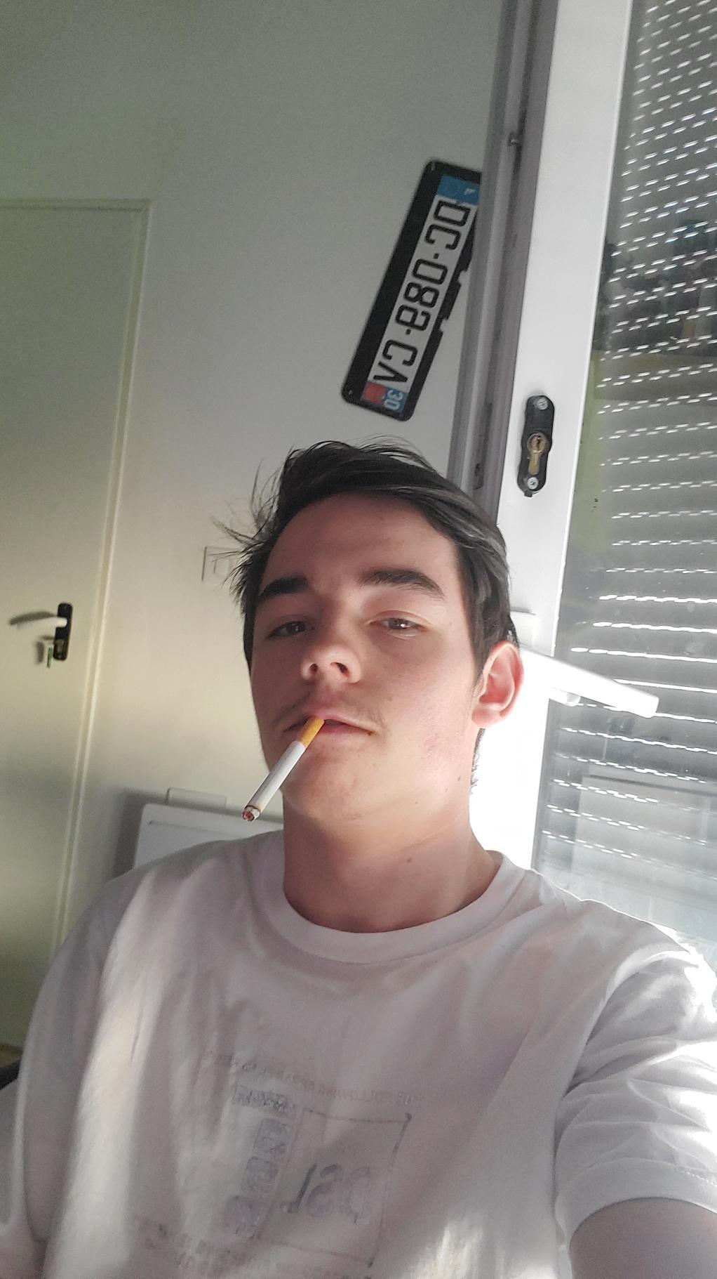 Profil de Aron, 23 ans, Escort gay à Obergösgen